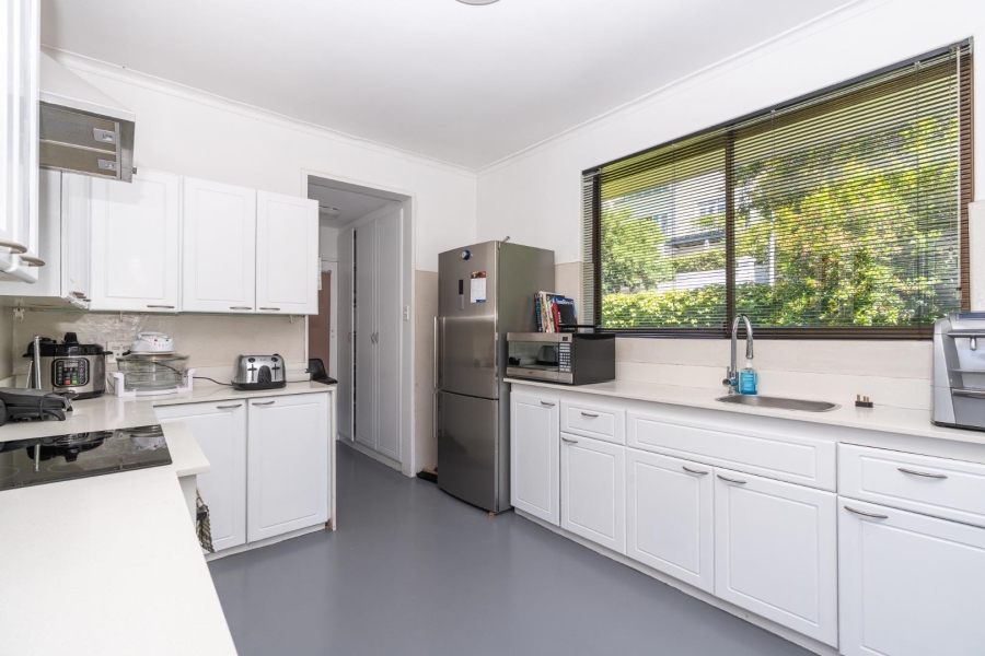 5 Bedroom Property for Sale in Oranjezicht Western Cape